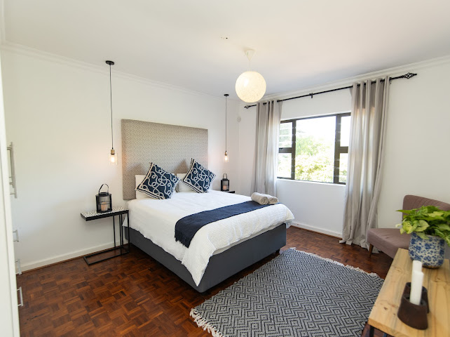 5 Bedroom Property for Sale in Summerstrand Eastern Cape